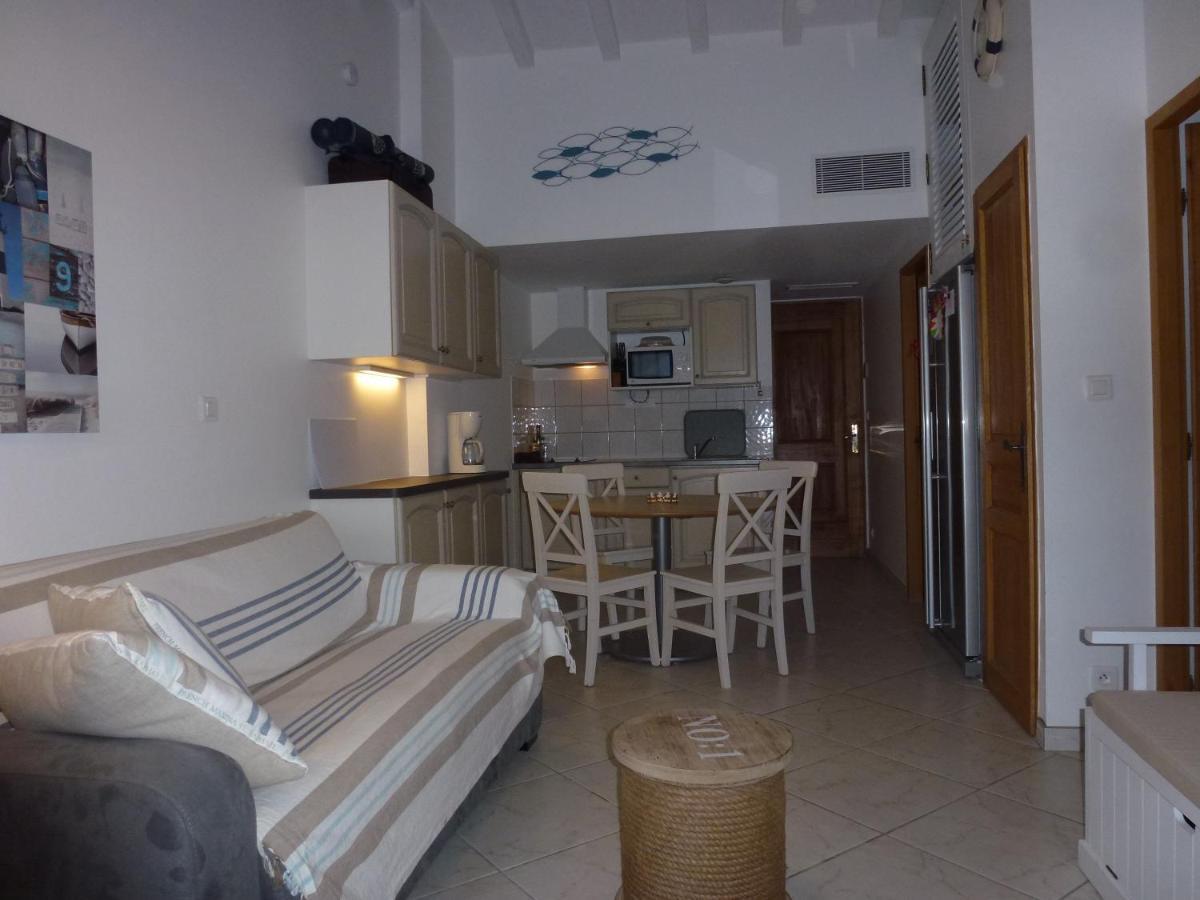 Les Pieds Dans L'Eau Apartment La Croix-Valmer Exterior photo